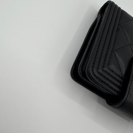 Portefeuille Chanel Boy à rabat