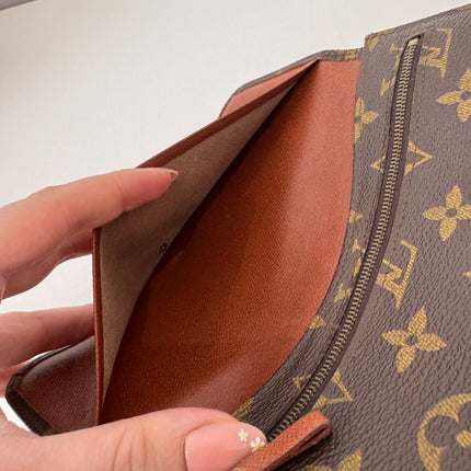 Pochette Louis Vuitton monogram