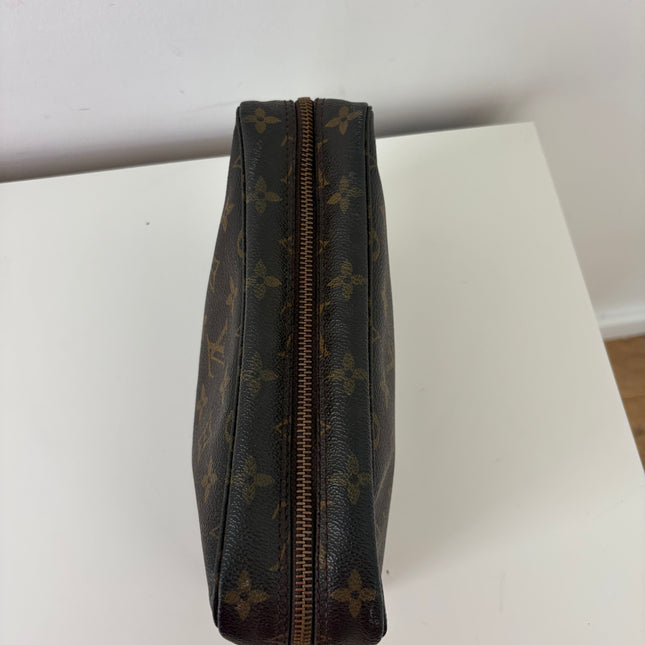 Trousse de toilette 23cm Louis Vuitton