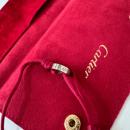 Bracelet Love sur cordon Cartier