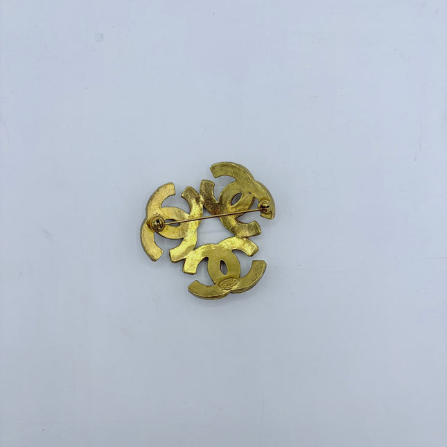 Broche Chanel Triple CC