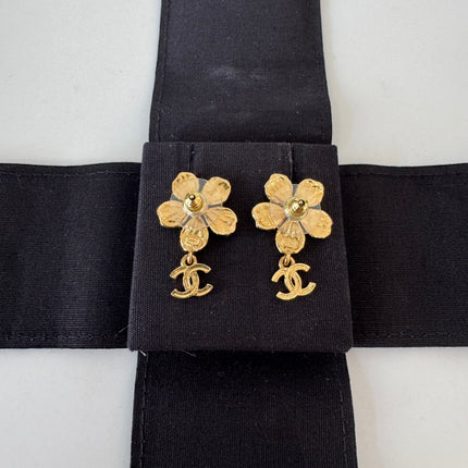 Boucles d’oreilles Chanel pendantes