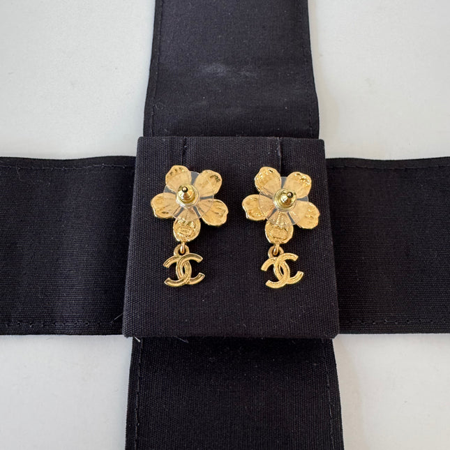 Boucles d’oreilles Chanel pendantes