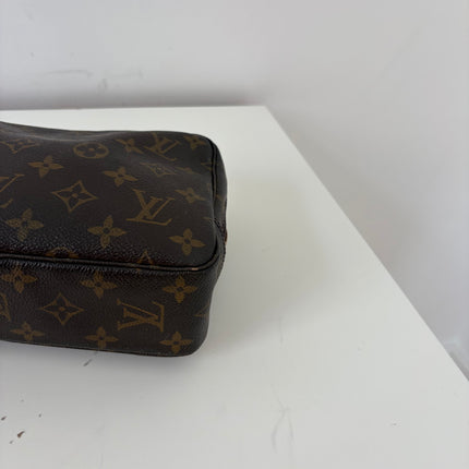 Trousse de toilette 23cm Louis Vuitton