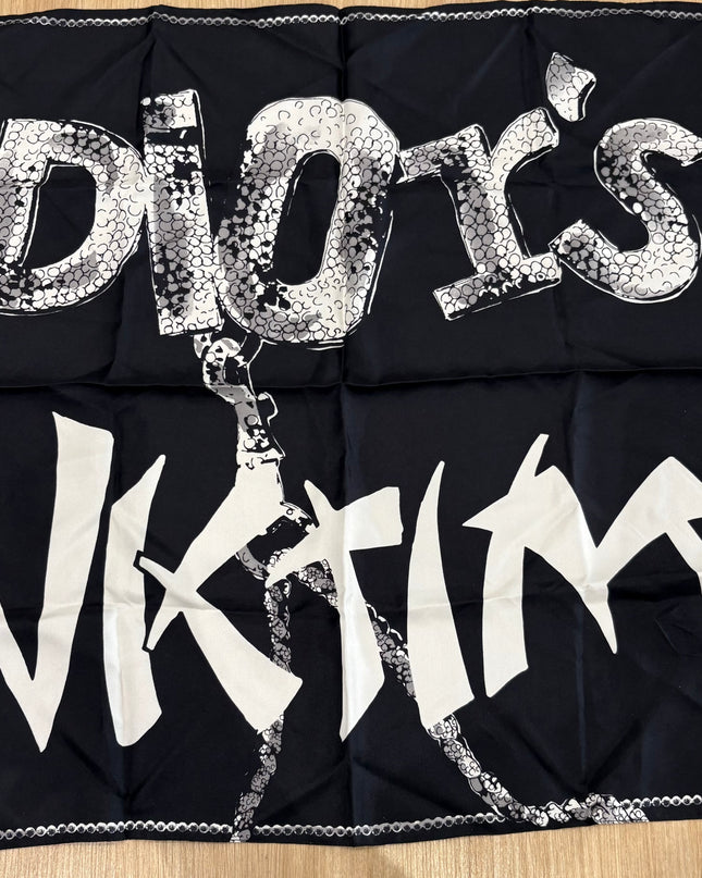 Carré Dior Dior’s Victim