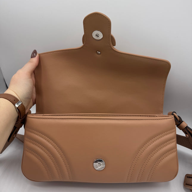 Sac Gucci GG Marmont matelassé beige