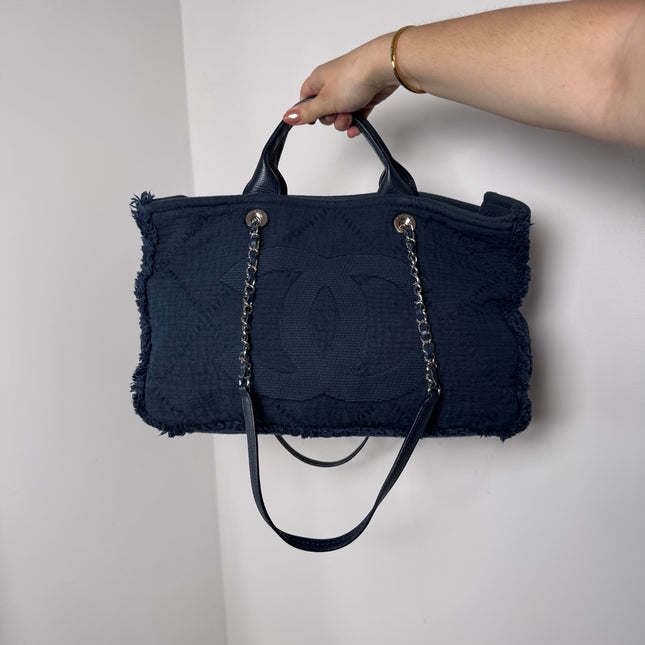 Cabas Chanel Deauville navy blue