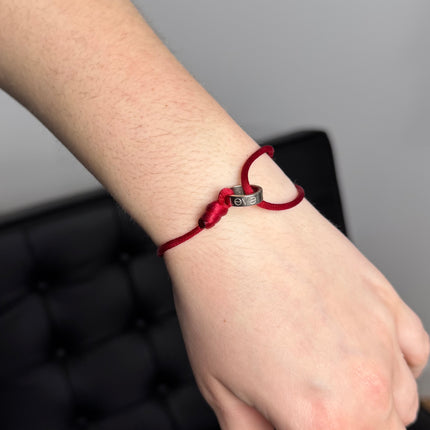 Bracelet Love sur cordon Cartier