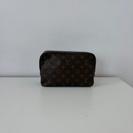 Trousse de toilette 23cm Louis Vuitton