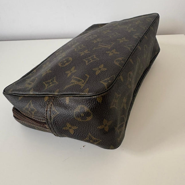 Trousse de toilette Louis Vuitton 28cm