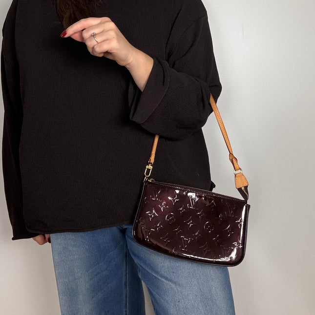 Pochette Accessoires Louis Vuitton Vernis Amarante