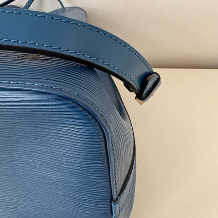 Sac Louis Vuitton PM Noé cuir épi bleu