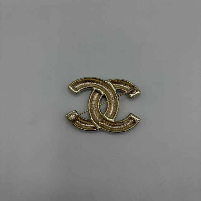 Broche Chanel double C