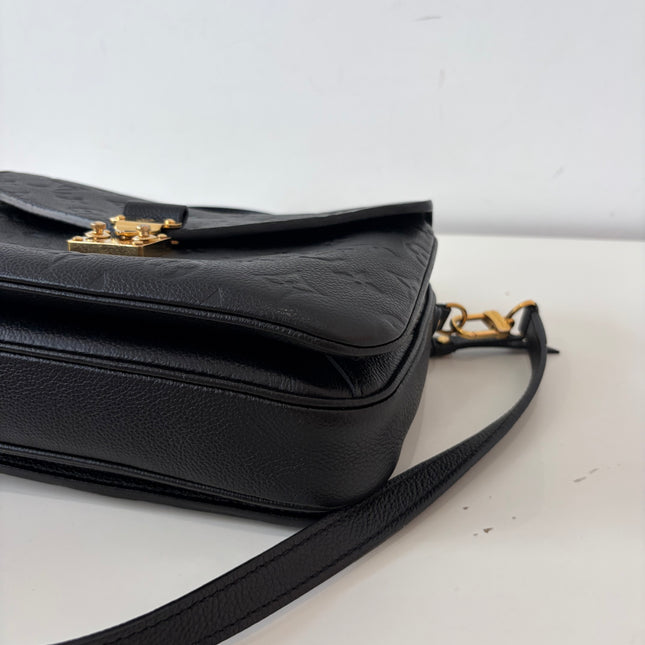 Sac Pochette Louis Vuitton Métis Cuir Empreinte Noir