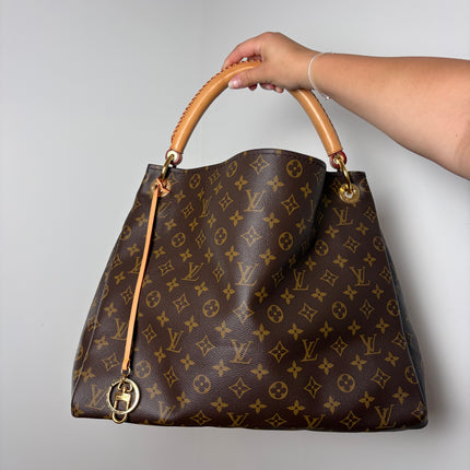 Sac Louis Vuitton Artsy Mm