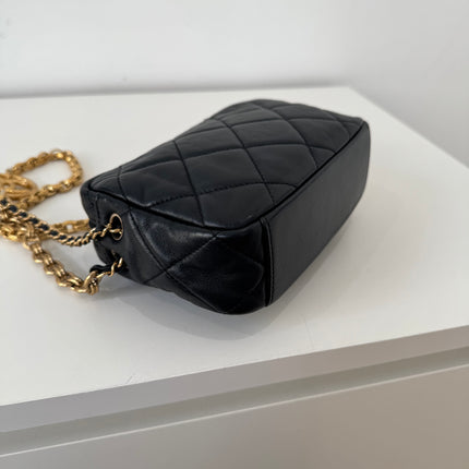 Sac Chanel Caméra matelassé CC