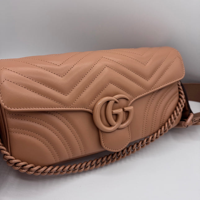 Sac Gucci GG Marmont matelassé beige