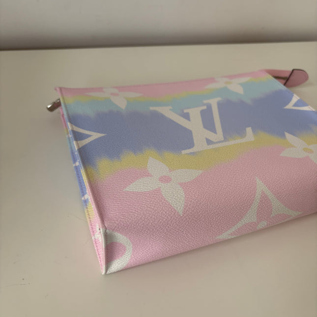 Poche de toilette Louis Vuitton édition limitée Escale 26