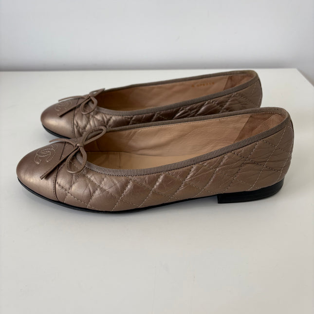 Ballerines Chanel matelassées T39