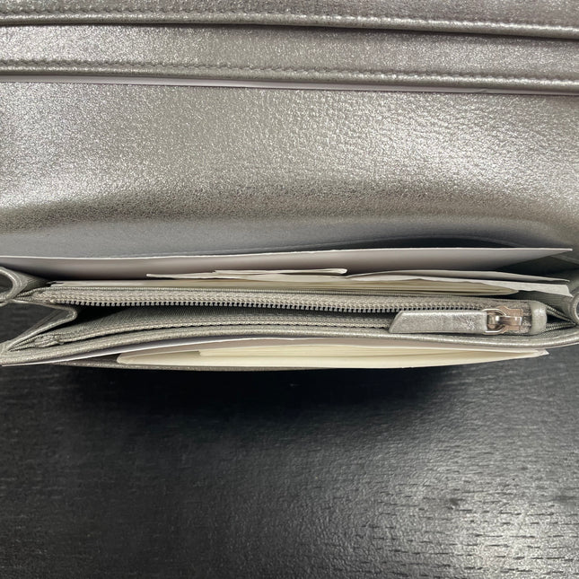 Portefeuille Chanel noir et argent