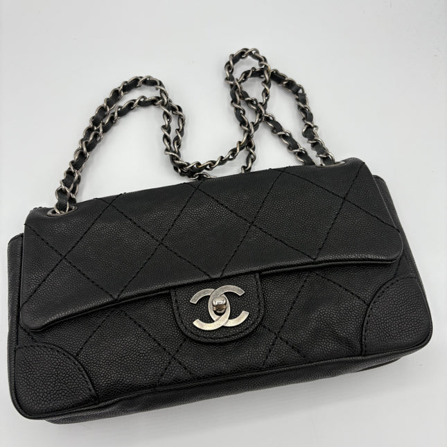 Sac Chanel Classic flap caviar