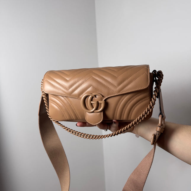 Sac Gucci GG Marmont matelassé beige