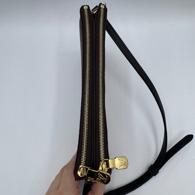 Pochette double zip Louis Vuitton