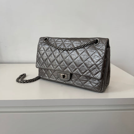 Sac Chanel 2.55 Argent Irisé 28cm