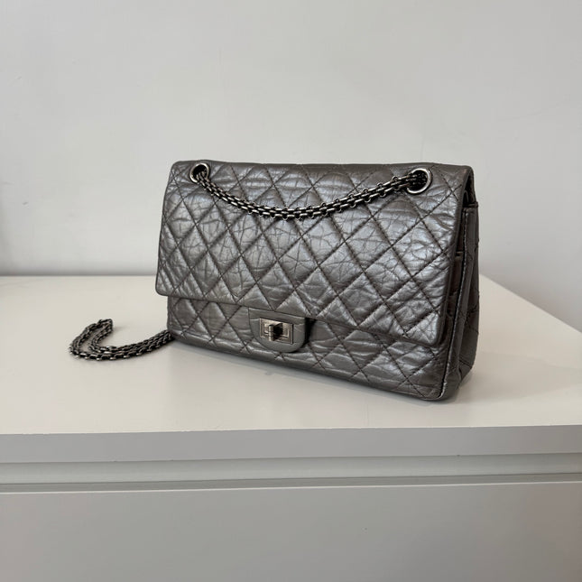 Sac Chanel 2.55 Argent Irisé 28cm