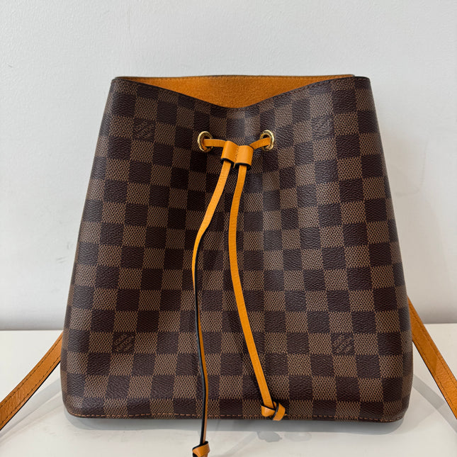 Sac Louis Vuitton Neo Noé Damier ébène & safran