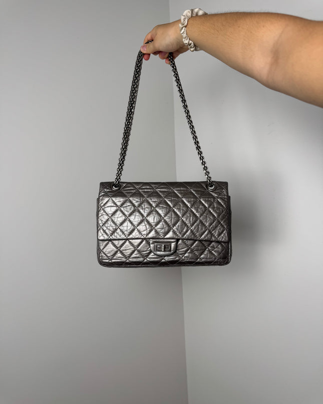 Sac Chanel 2.55 Argent Irisé 28cm