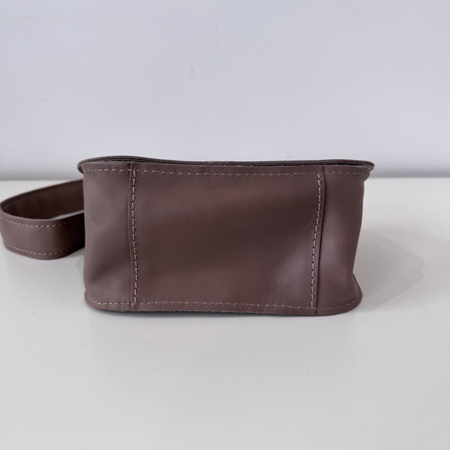 Sac Chanel demie lune marron glacé