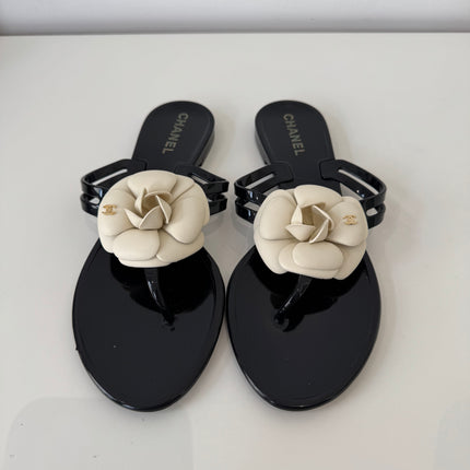 Sandales Chanel Camélia T38