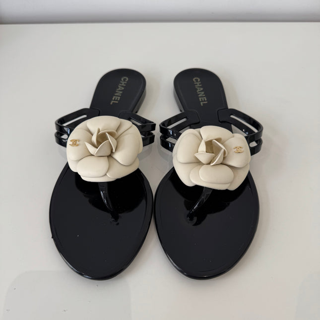 Sandales Chanel Camélia T38
