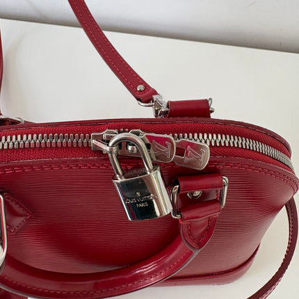 Sac Louis Vuitton BB Alma cuir épi rouge