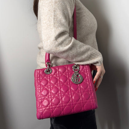Sac Dior Lady Dior Medium Rose