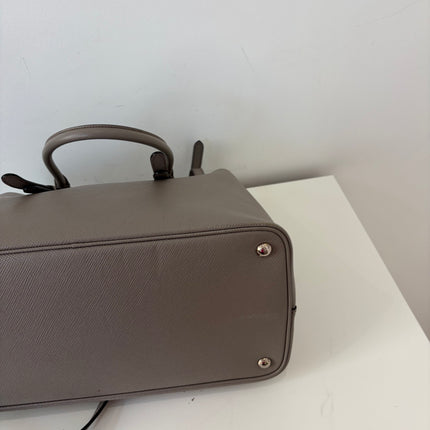Sac Prada Double Cuir Saffiano Argile bandoulière