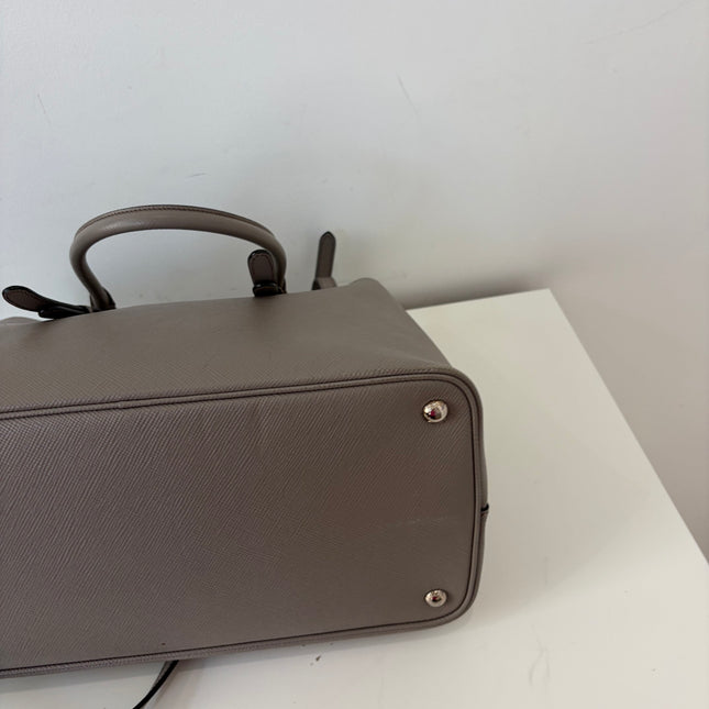 Sac Prada Double Cuir Saffiano Argile bandoulière