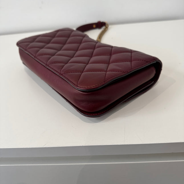 Sac Chanel Perfect Edge bordeaux épaule