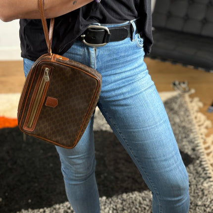Pochette Céline vintage à dragonne