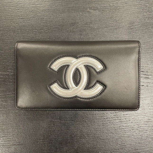 Portefeuille Chanel noir et argent
