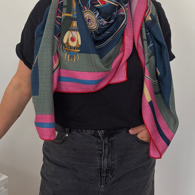 Châle Hermes 140cm Voitures en équilibre