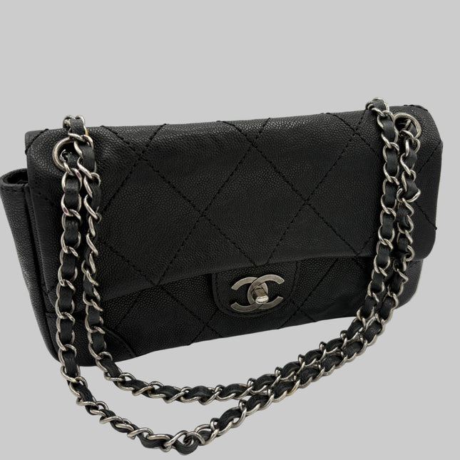 Sac Chanel Classic flap caviar