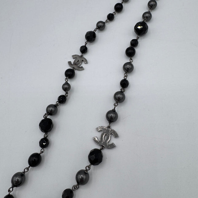 Sautoir Chanel perles noires