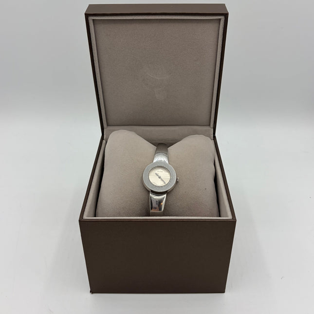 Montre Gucci U play acier argenté