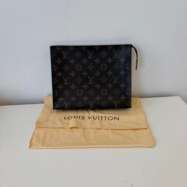 Poche Toilette Louis Vuitton 26 Monogram