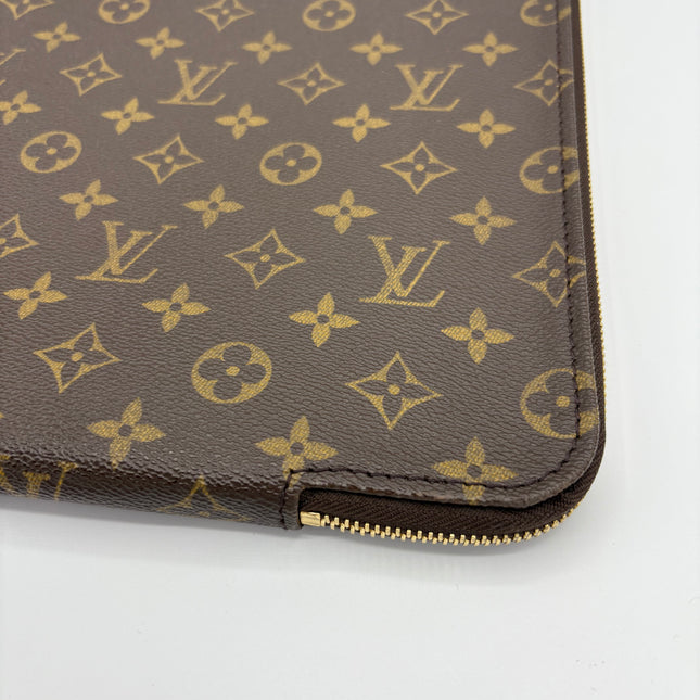Pochette XXL Louis Vuitton