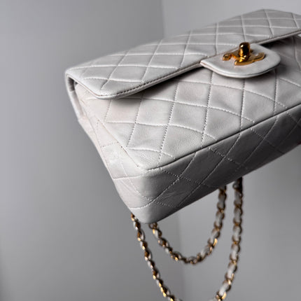 Sac Chanel Timeless Vintage 23cm Blanc