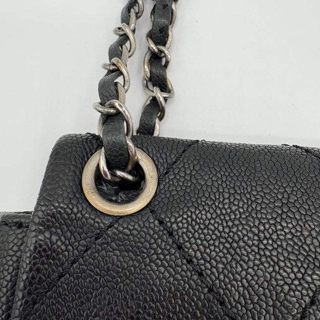 Sac Chanel Classic flap caviar