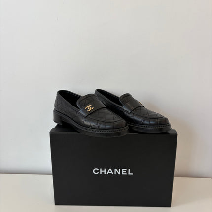 Mocassins Chanel noir CC T36,5